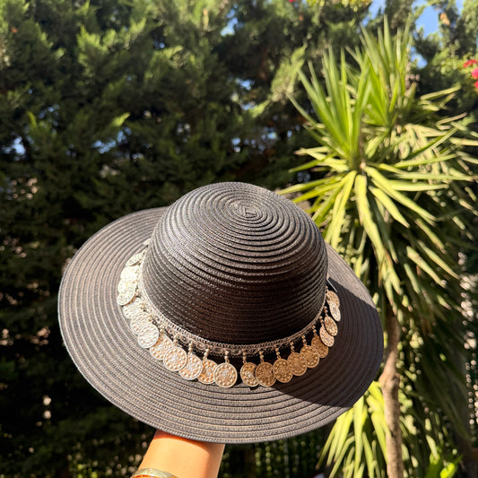 Lira hat