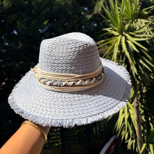 Pyra hat