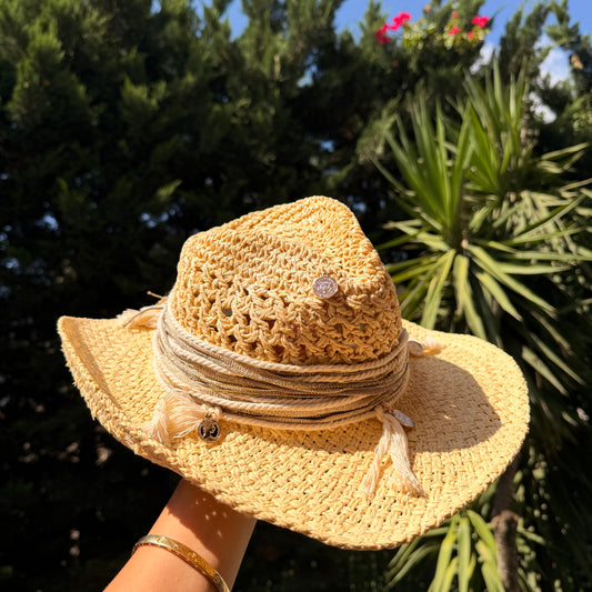 Mistral hat